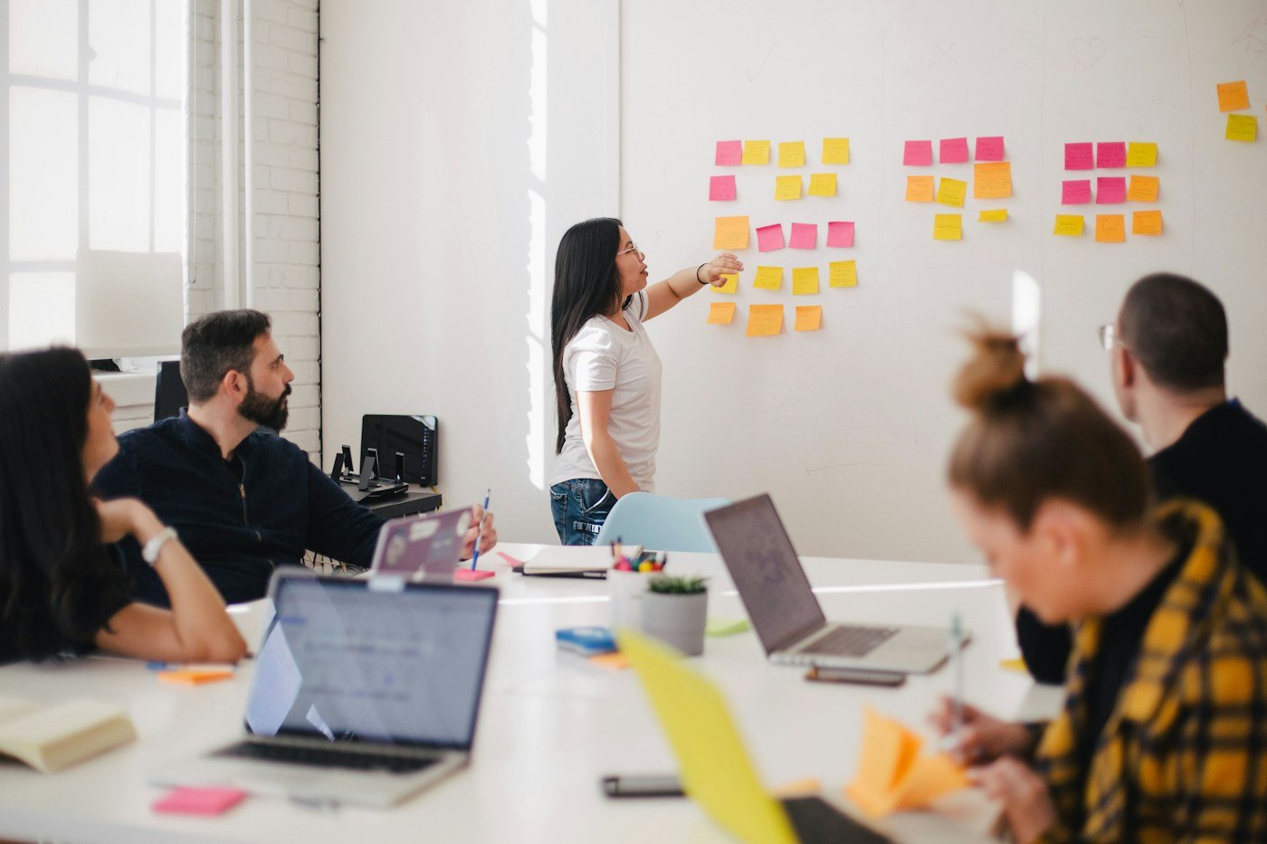 Atelier de stratégie digitale avec un chef d'entreprise